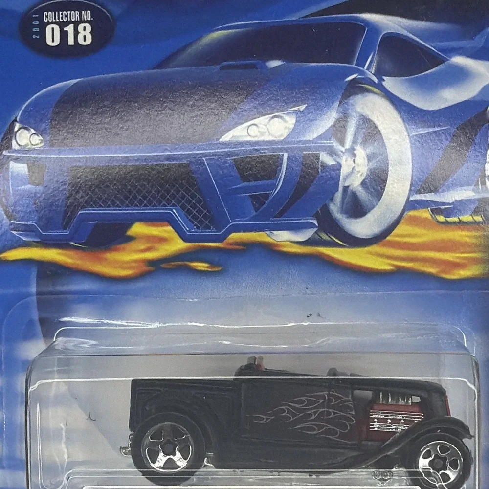 Hot Wheels 2001 First Editions Hooligan Black Flame Truck Collector 018 28740
